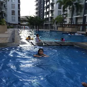 One Palm Tree Cc9n Apartment Manila